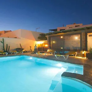 Villa V Princesa Piscina Y Bbq Para Max 10 Personas, Puerto del Carmen (Lanzarote)